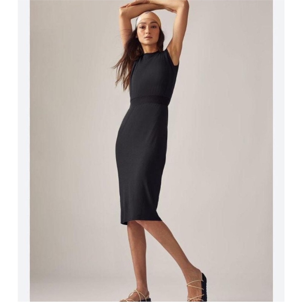 Athleta Santorini Cinch Dress in Black size Medium